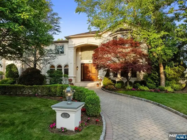 71 Roberts, Englewood Cliffs, NJ 07632