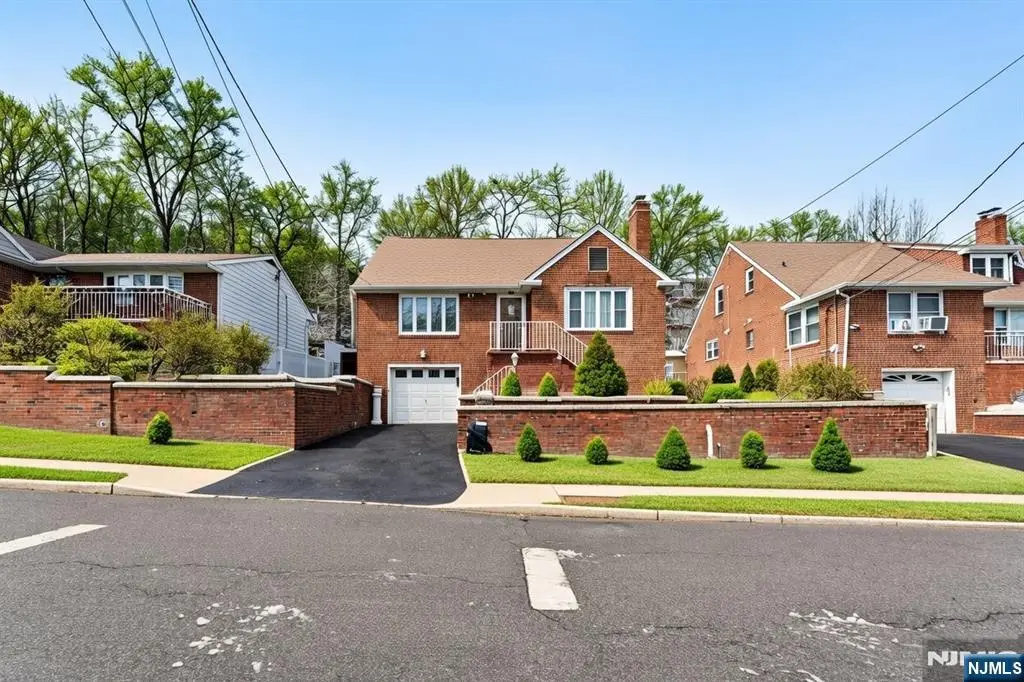 722 Oak Street, Ridgefield, NJ 07657 - Image #1