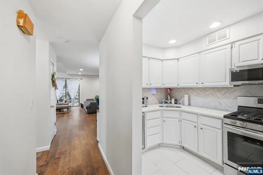 12 Mountain Ridge Road, Bloomingdale, NJ 07403 - #3