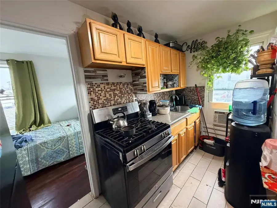 906 New York Avenue, Union City, NJ 07087 - Image #3