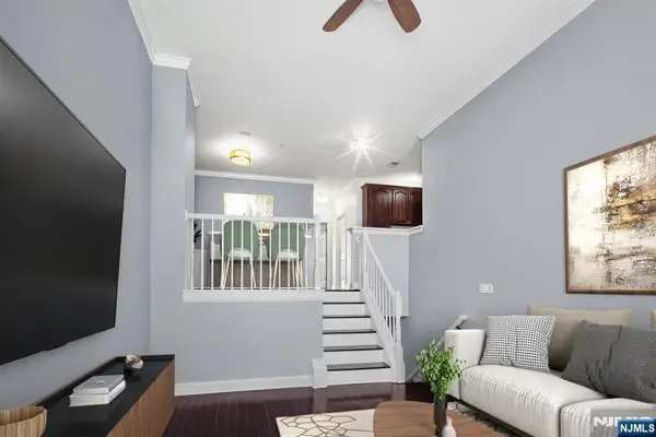 392 Kingston Court, West New York, NJ 07093