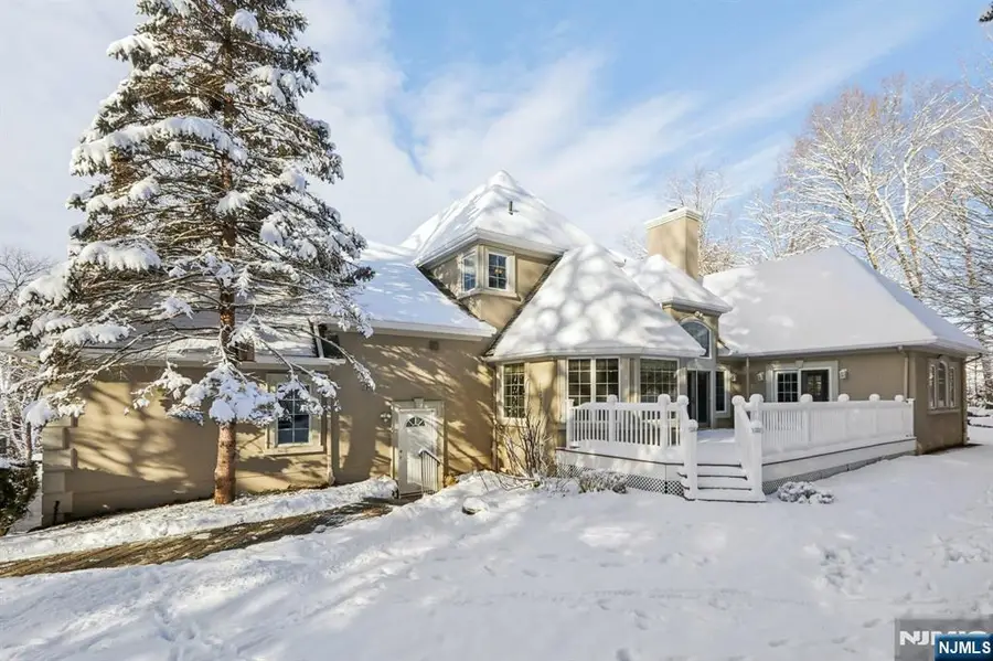 84 Walsh Drive, Mahwah, NJ 07430 - #3