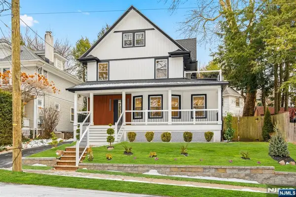 180 Crescent Avenue, Leonia, NJ 07605