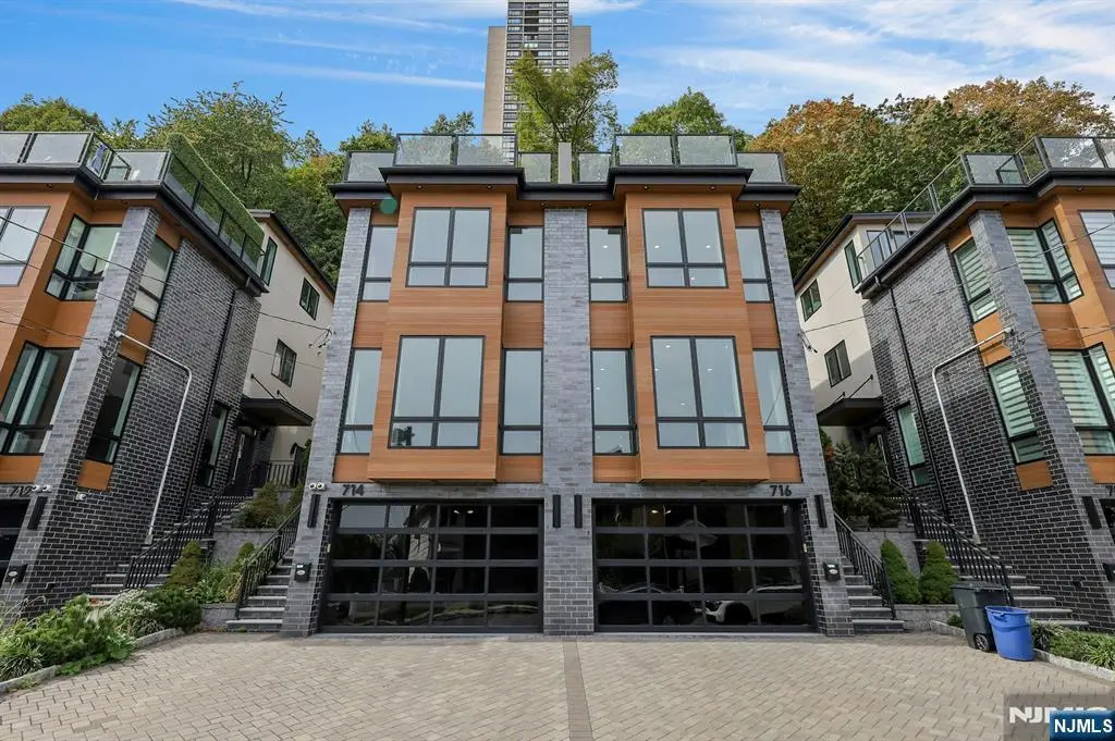 716 Undercliff Avenue 716, Edgewater, NJ 07020 - Image #1