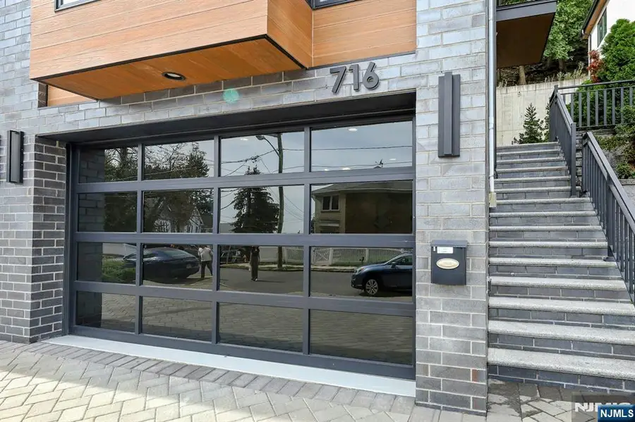 720 Undercliff Avenue, Edgewater, NJ 07020 - Image #3