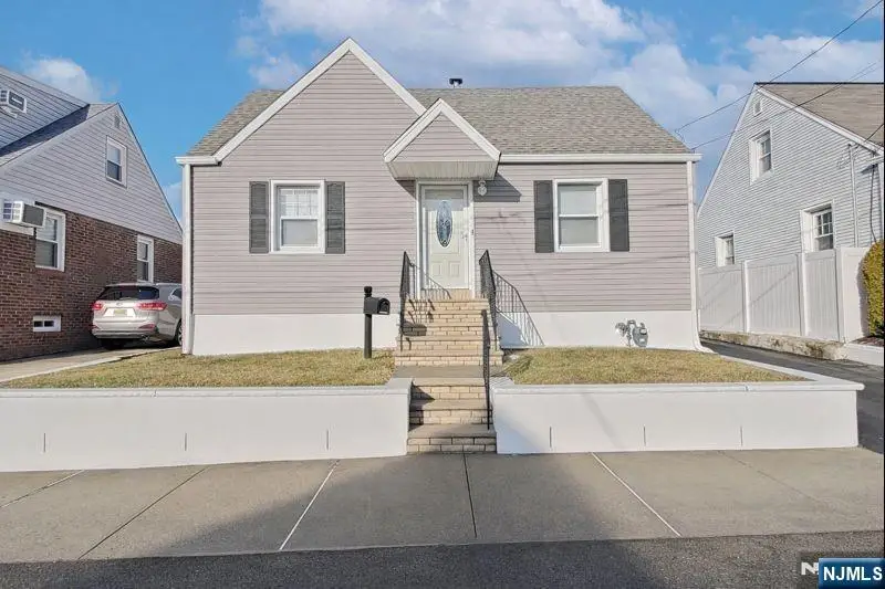 207 Lafayette Avenue, Lyndhurst, NJ 07071 - #2