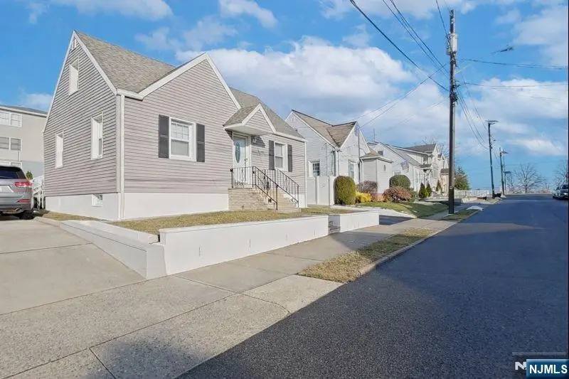 207 Lafayette Avenue, Lyndhurst, NJ 07071 - #3
