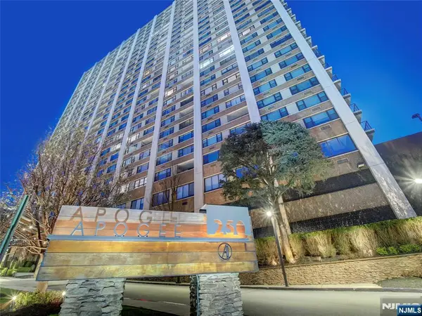 250 Gorge 28A, Cliffside Park, NJ 07010