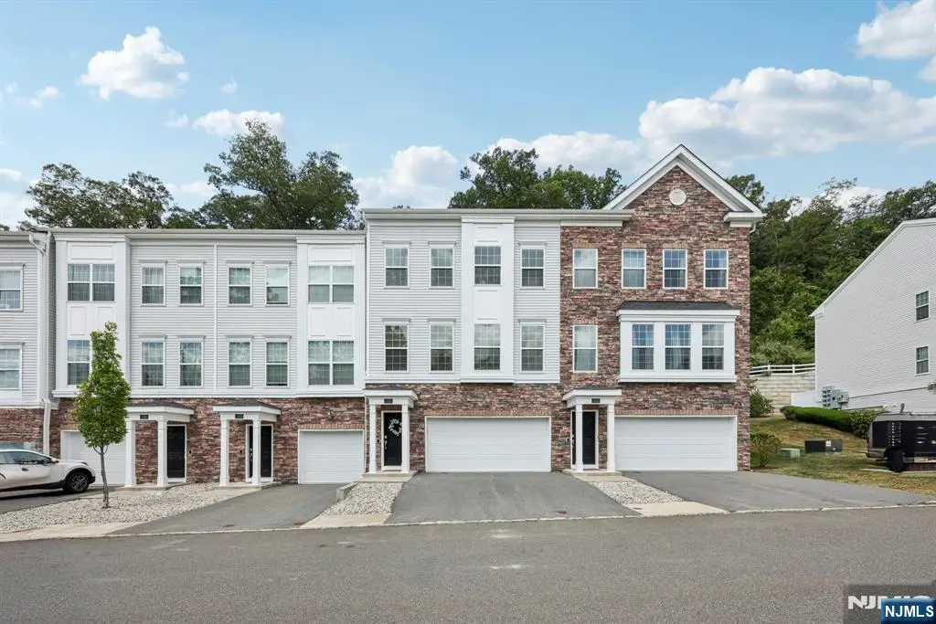 1310 Parkview Lane, White Meadow Lake, NJ 07866 - Image #1