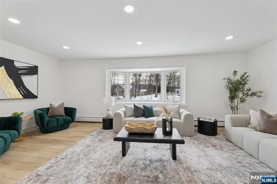 512 N Lake Shore Drive, Upper Greenwood Lake, NJ 07421 - #2