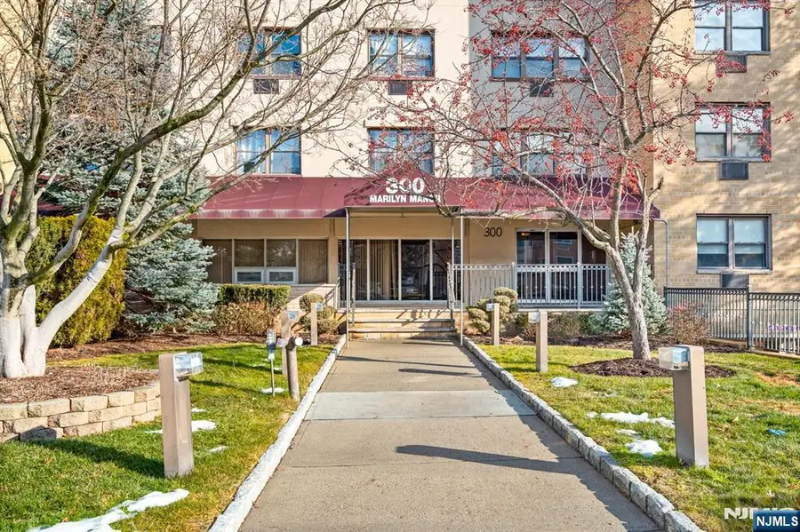 300 Lookout Avenue C4, Hackensack, NJ 07601 - Image #2