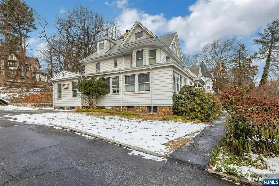 16 Mountain Avenue, Montclair, NJ 07042 - Image #3