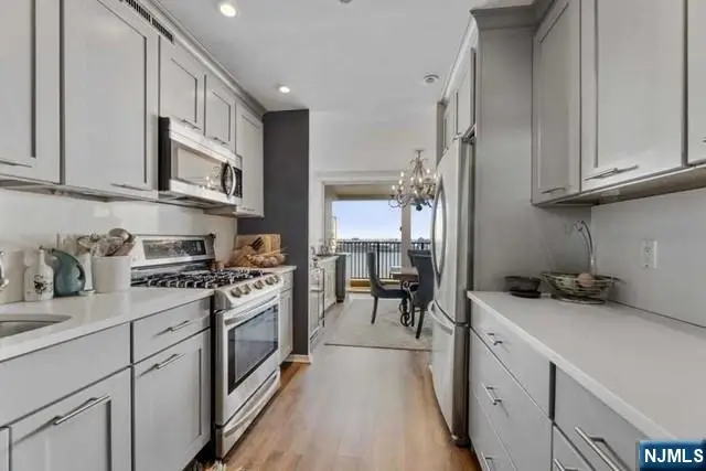 3 Horizon Road #1004, Fort Lee, NJ 07024 - Image #1