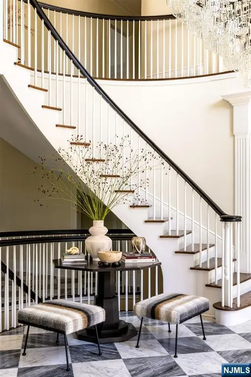 211 Vaccaro Drive, Cresskill, NJ 07626 - Image #2