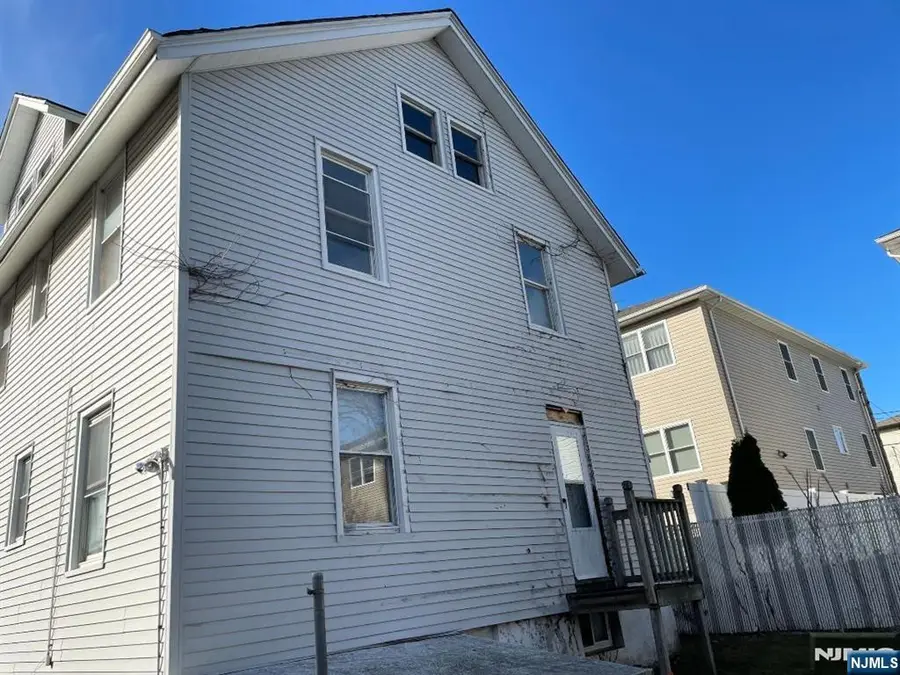 659 Valley Brook Avenue, Lyndhurst, NJ 07071 - Image #2