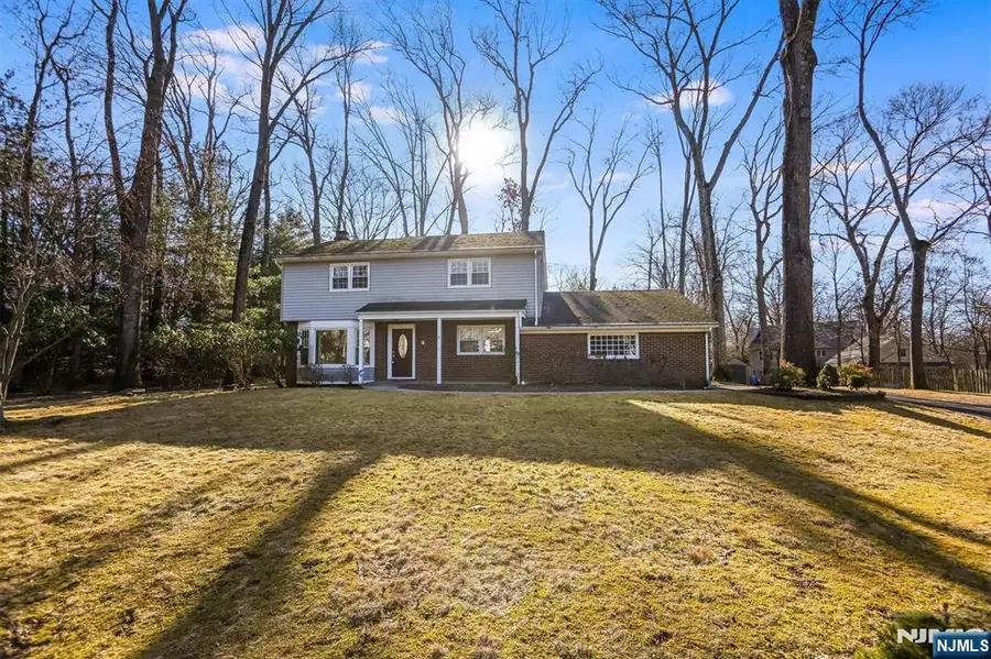 595 Colonial Road, River Vale, NJ 07675 - Image #2