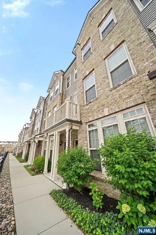 30 Arnold Drive, Wood Ridge, NJ 07075 - Image #2