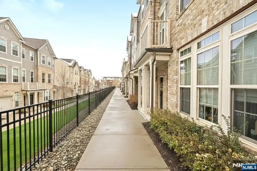 30 Arnold Drive, Wood Ridge, NJ 07075 - Image #3