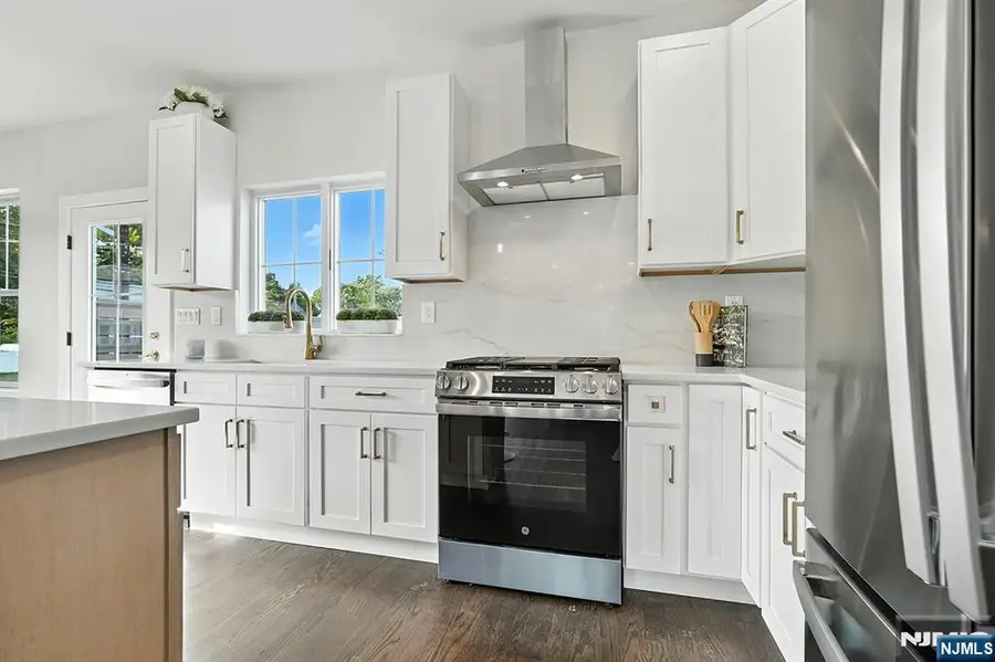 190 Canterbury Avenue, North Arlington, NJ 07031 - Image #3