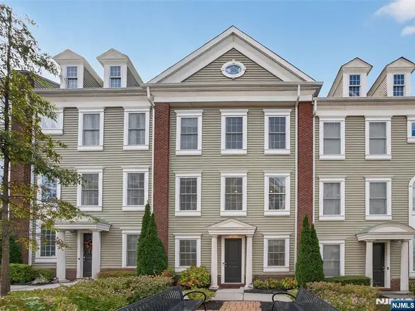 25 Roosevelt Drive, Wood Ridge, NJ 07075