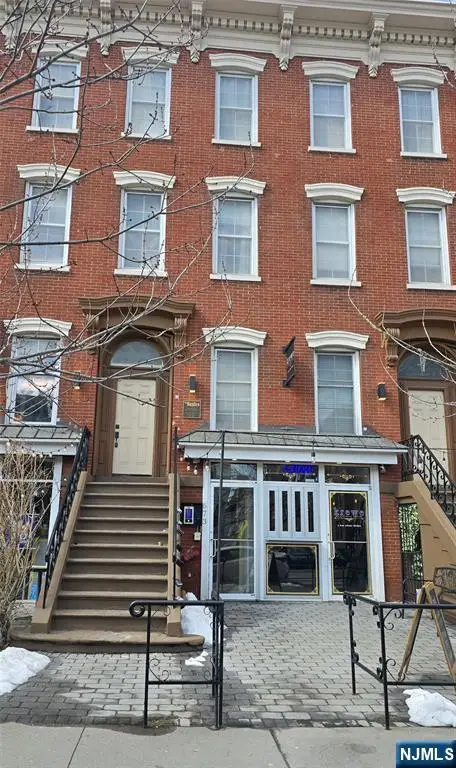 673 Bergen Avenue 204, Jersey City, NJ 07304 - #1