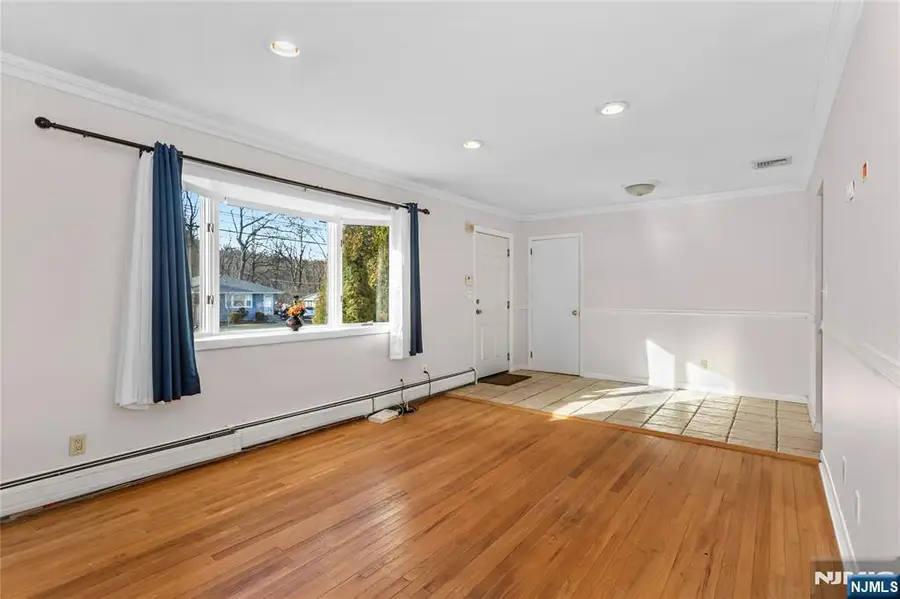 86 Reservoir Avenue, Butler, NJ 07405 - Image #3