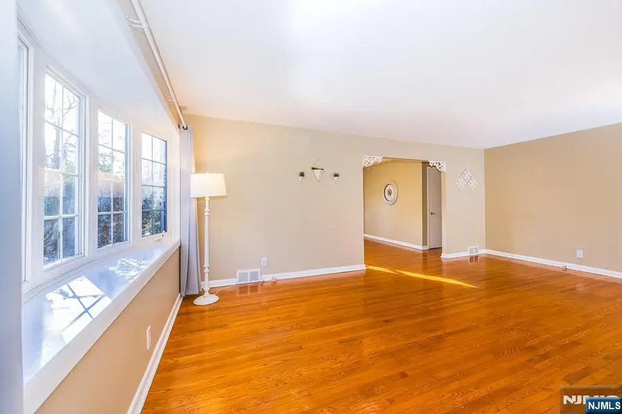 513 N Central Avenue, Ramsey, NJ 07446 - Image #3