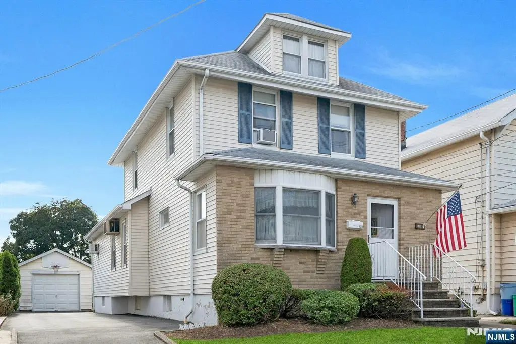 138 Fern Avenue, Lyndhurst, NJ 07071 - Image #1