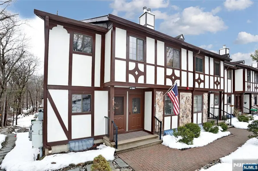 302 Mark Twain Way 302, Mahwah, NJ 07430 - #2