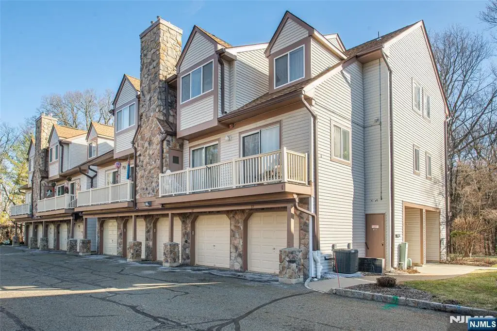 119 Woods Edge Drive, Succasunna, NJ 07876 - Image #1