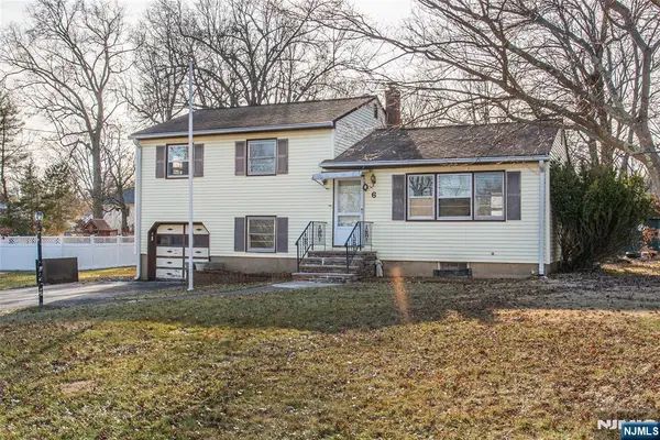 6 Hamilton Court, Hanover Township, NJ 07981