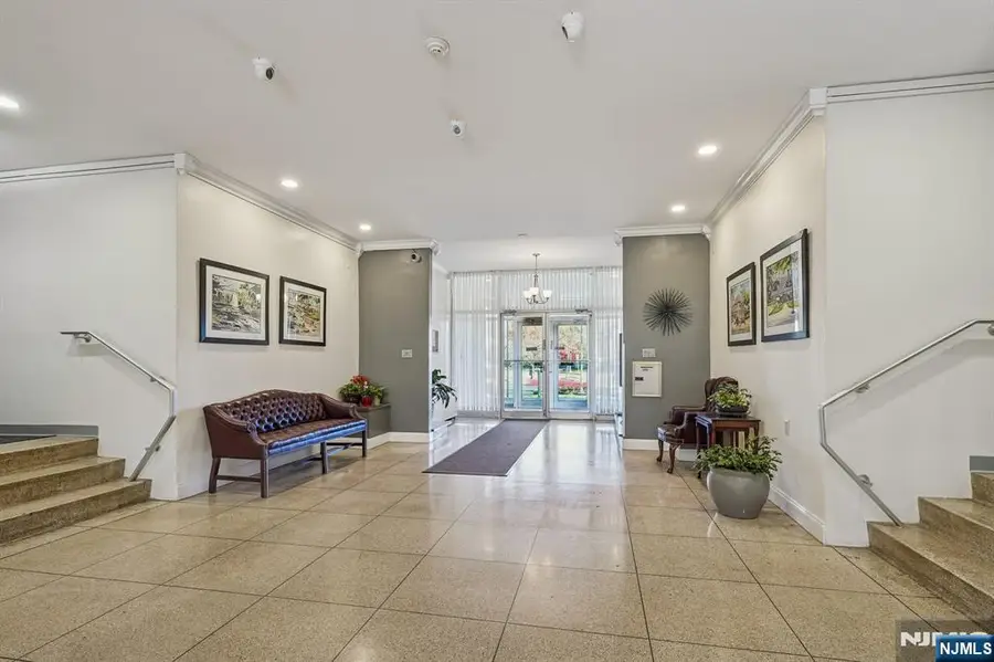 926 Bloomfield Avenue 5B, Glen Ridge, NJ 07028 - Image #3