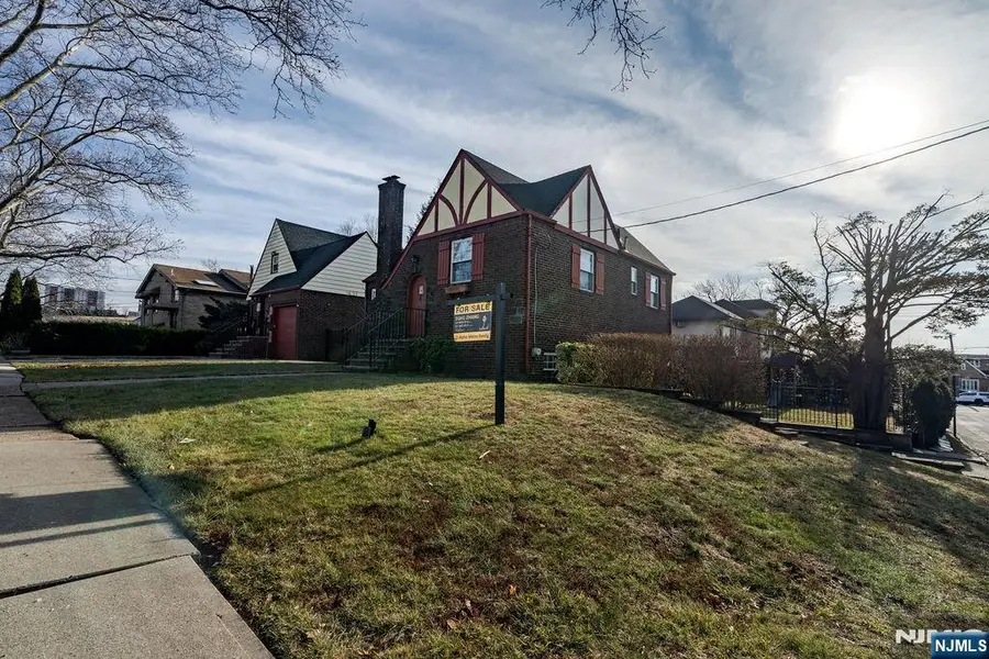 820 Elizabeth, Ridgefield, NJ 07657 - Image #2