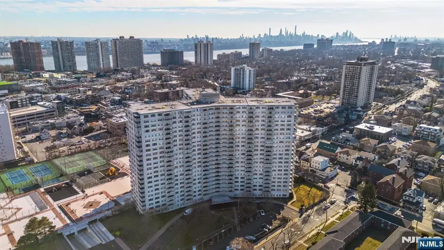 2000 Linwood Avenue 14K, Fort Lee, NJ 07024 - Image #2