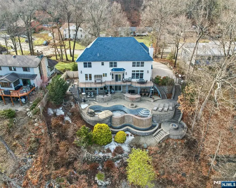 185 Summit Avenue, Pompton Lakes, NJ 07442 - Image #2