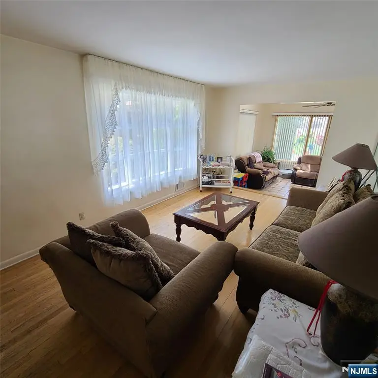 792 Kingsland Avenue, Ridgefield, NJ 07657 - Image #3