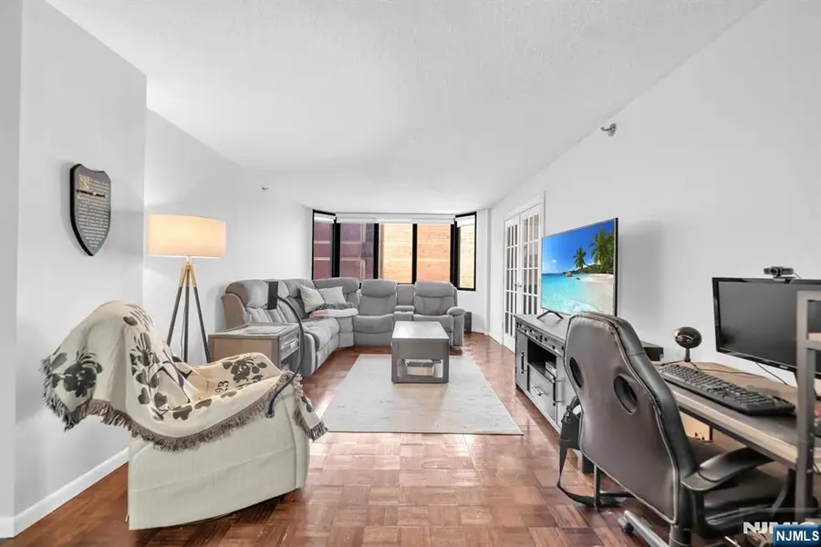 326 Prospect Avenue 8E, Hackensack, NJ 07601 - Image #2