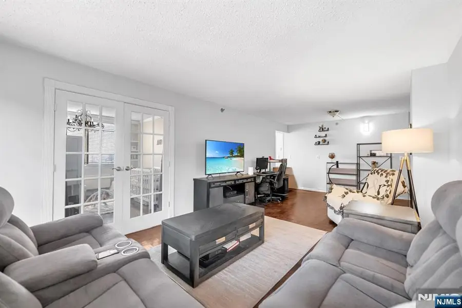 326 Prospect Avenue 8E, Hackensack, NJ 07601 - Image #3