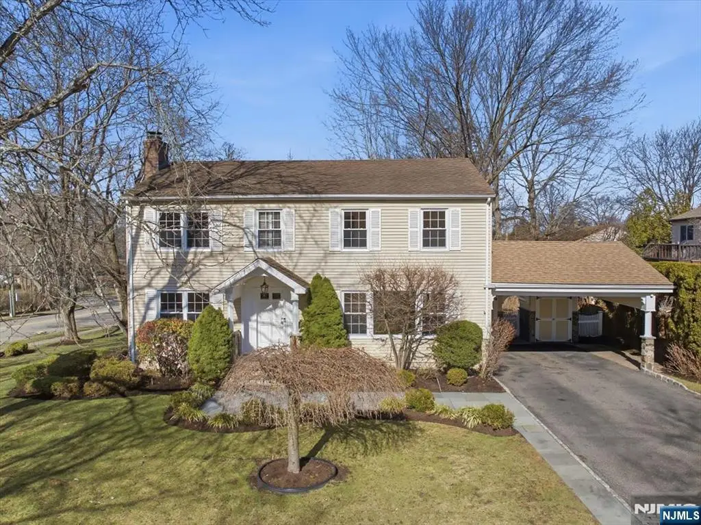 5 Michele Court, Cresskill, NJ 07626 - #1