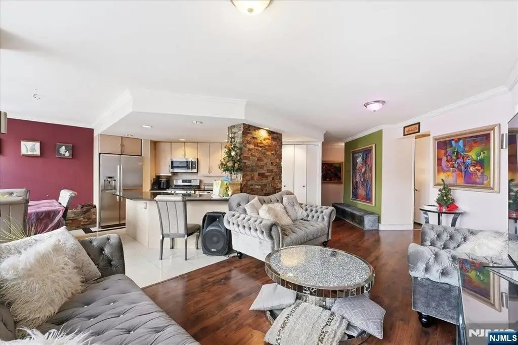 7004 Boulevard East 8C, Guttenberg, NJ 07093 - Image #1