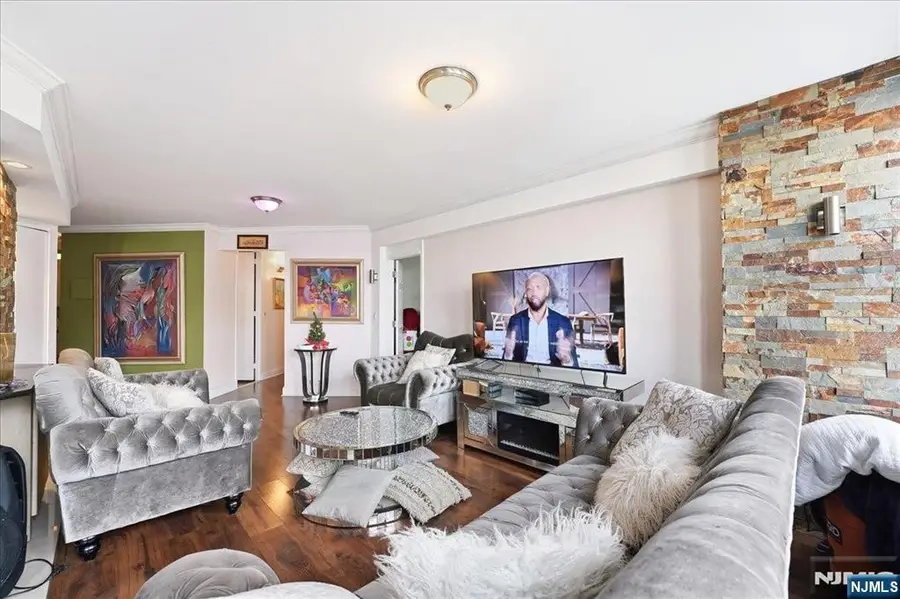 7004 Boulevard East 8C, Guttenberg, NJ 07093 - Image #2