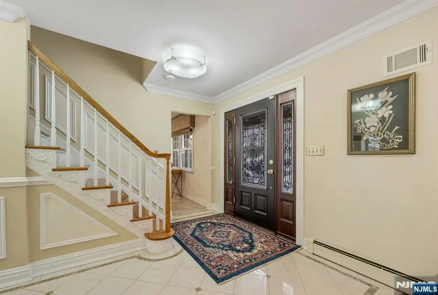 18 Vermont Drive, Paramus, NJ 07652 - Image #3