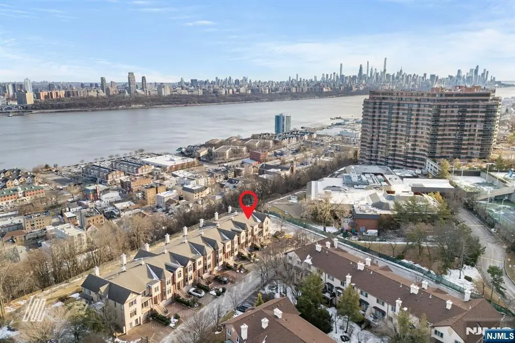 29 Victoria Place 29, Fort Lee, NJ 07024 - Image #1