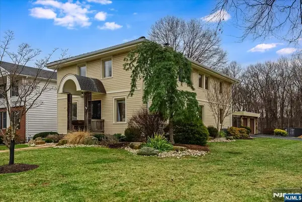 3 Adelina Court, Cedar Grove, NJ 07009