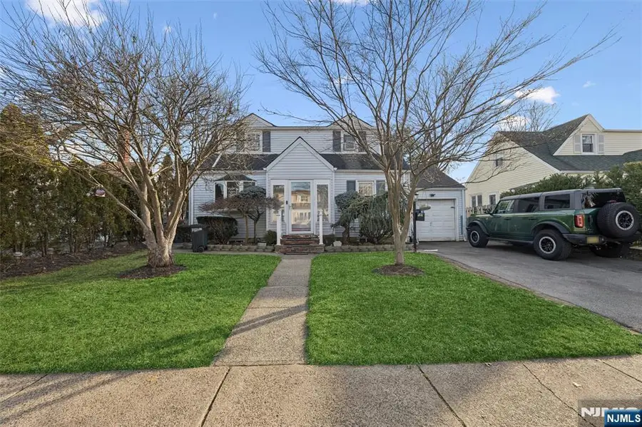 39-02 Taylor Road, Fair Lawn, NJ 07410 - Image #2