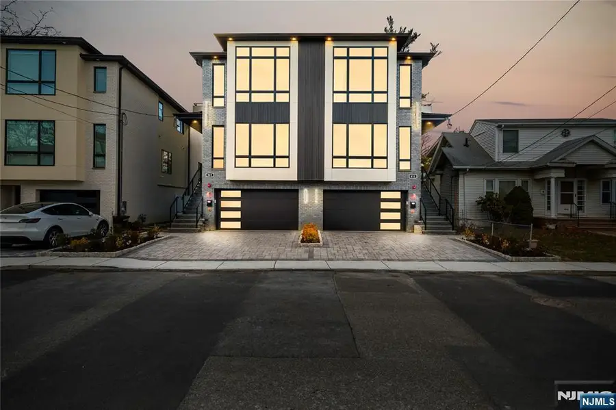 811 Jassamine Way, Fort Lee, NJ 07024 - Image #3