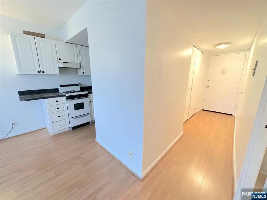 2185 Lemoine 5B, Fort Lee, NJ 07024 - Image #3