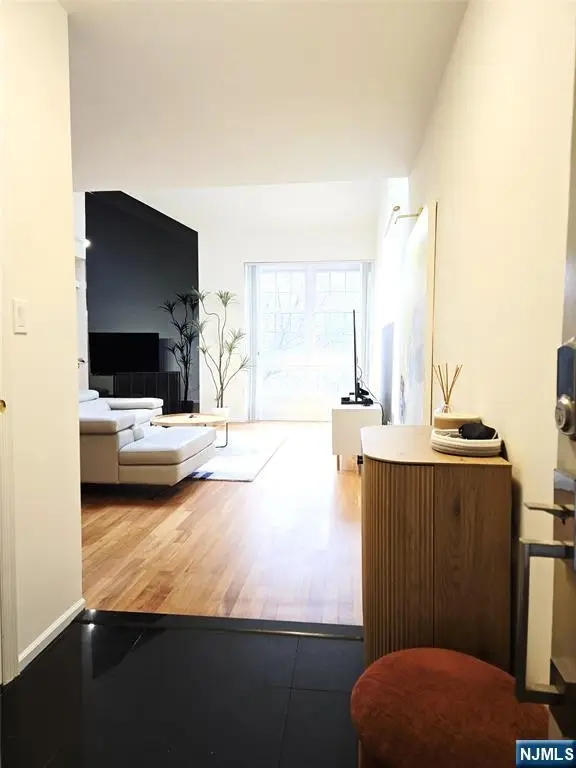 566 Windsor Drive 606, Palisades Park, NJ 07650 - Image #3