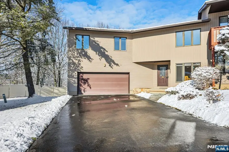 39 Cedarwood, Woodland Park, NJ 07424 - #2