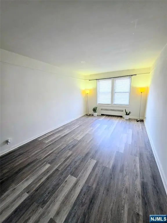 975-995 Teaneck, Teaneck, NJ 07666